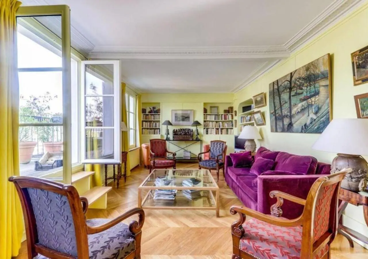 Le Pastel - Refined & Colorful - Madeleine Apartment